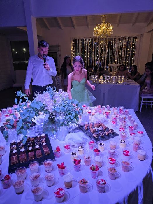 Quinceañera y mesa dulce